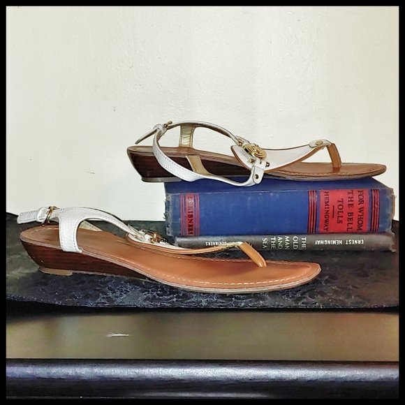 Tommy Hilfiger White Sandals - Picture 3 of 10